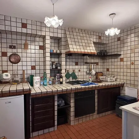 Casetta Con Camino In Centro