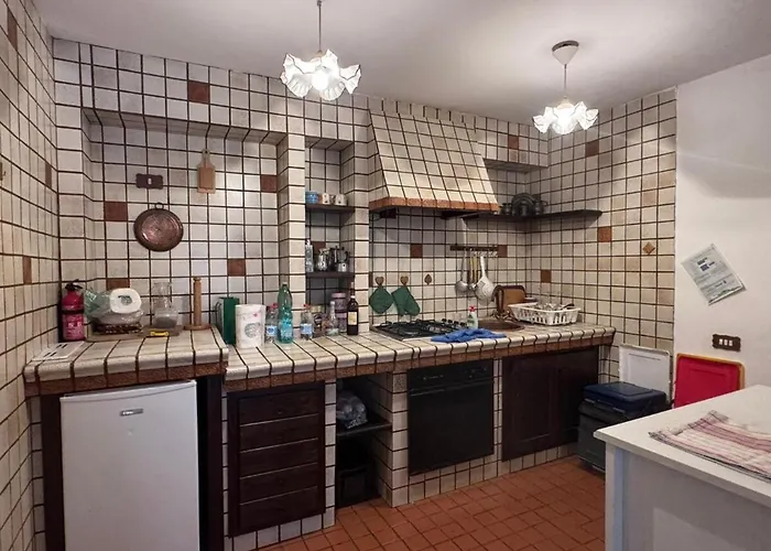 Casetta Con Camino In Centro *